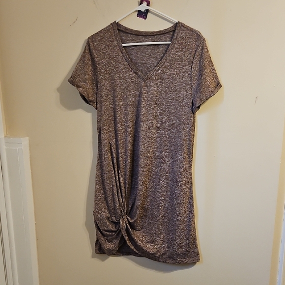 The Unbranded Brand Dresses & Skirts - Brown Heathered Short Sleeve Shirt Dress. In EUC